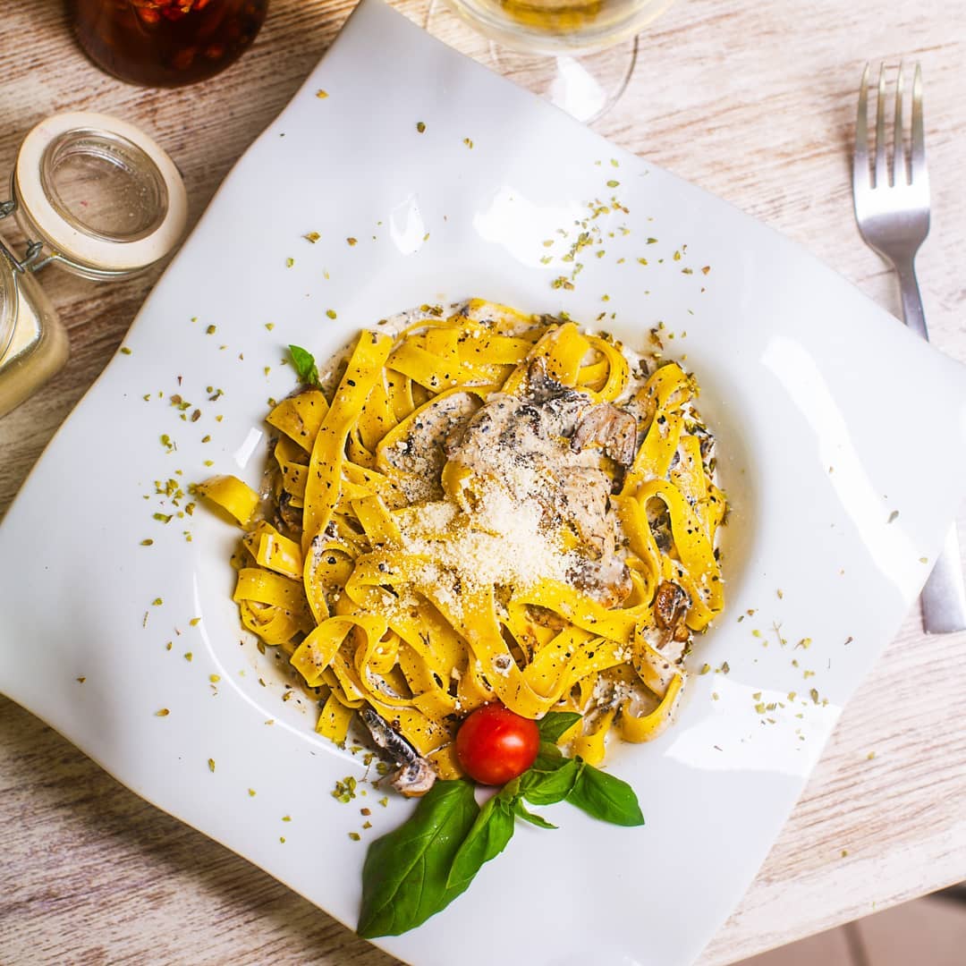 Tagliatelle con salsa de trufa Da Nonna Nina Alicante