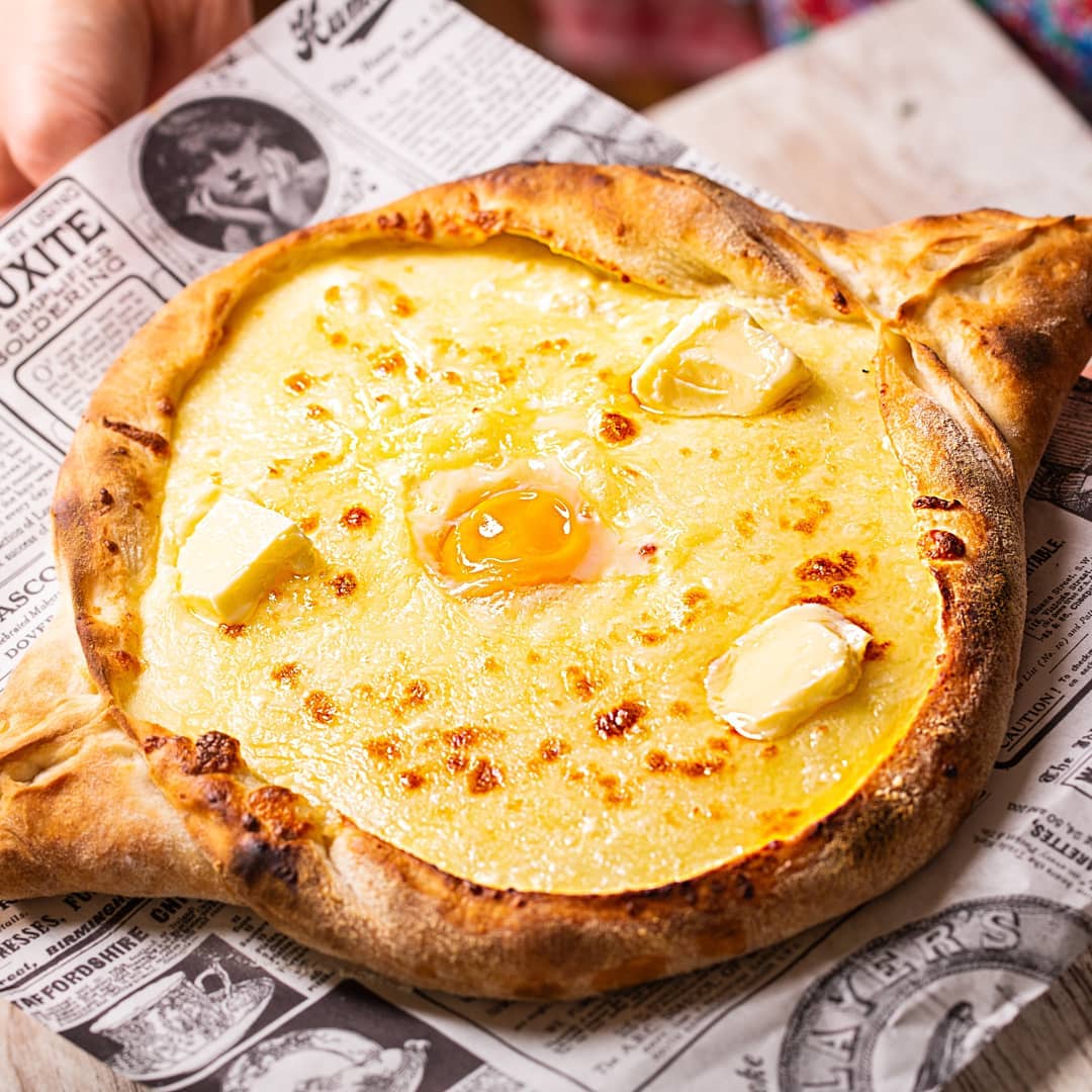 Khachapuri barco de queso Da Nonna Nina Alicante